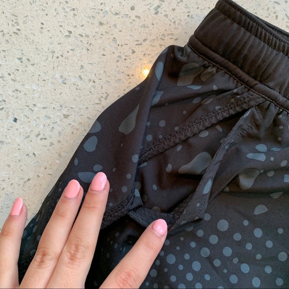 Adidas Patterned work out shorts with pockets - Picture 2 of 7